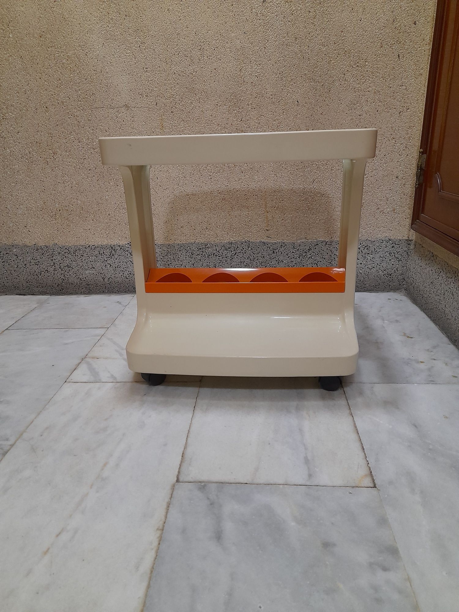 Mesa Space Age anos 80