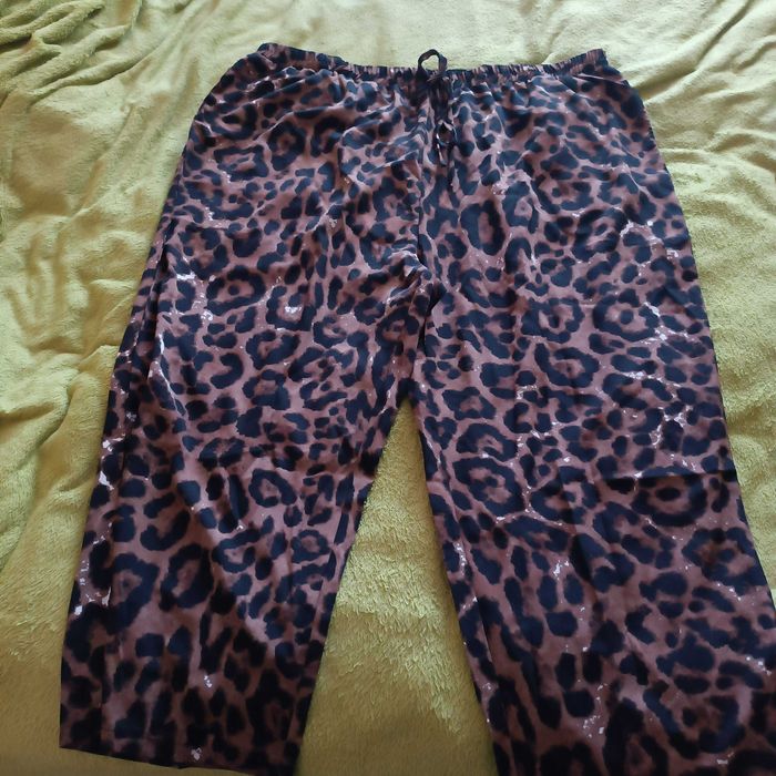 Штани для жінок нові