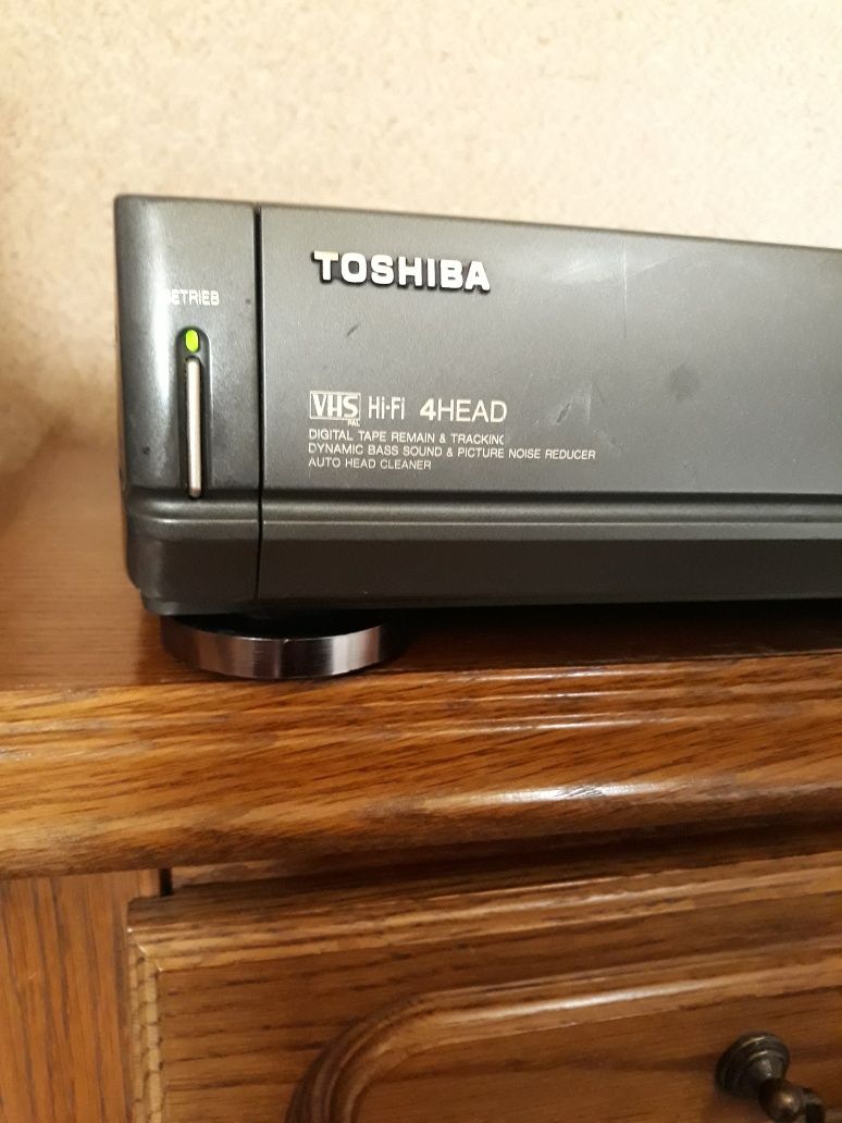 Toshiba V-711G...