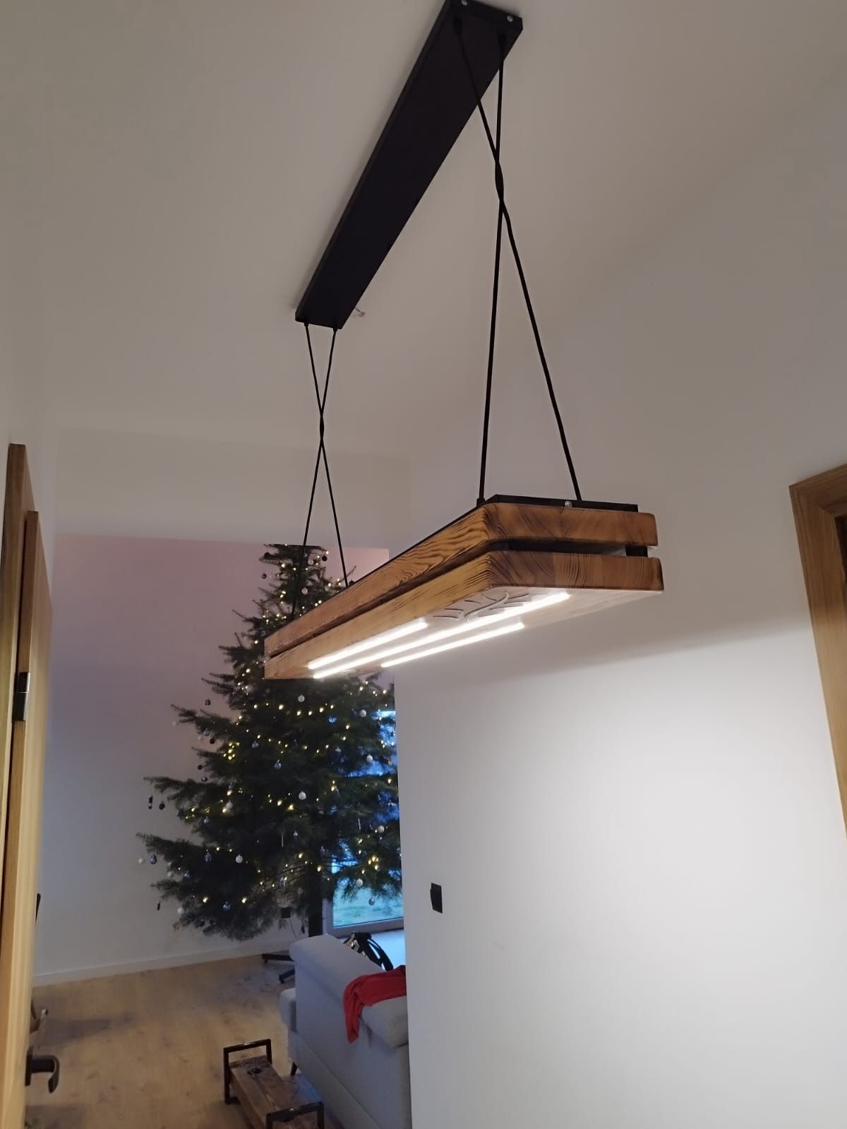 Lampa z drewna loft