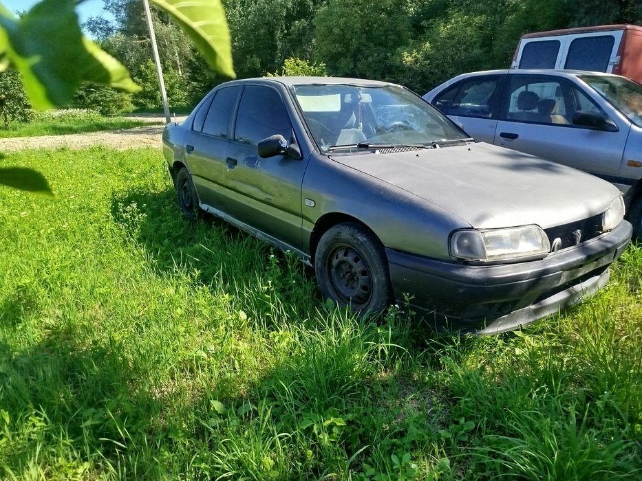 Продам два авто нісан премєра