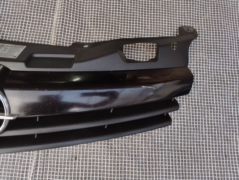 Opel Astra H 3D GTC grill atrapa czarna kod z20r wysyłka