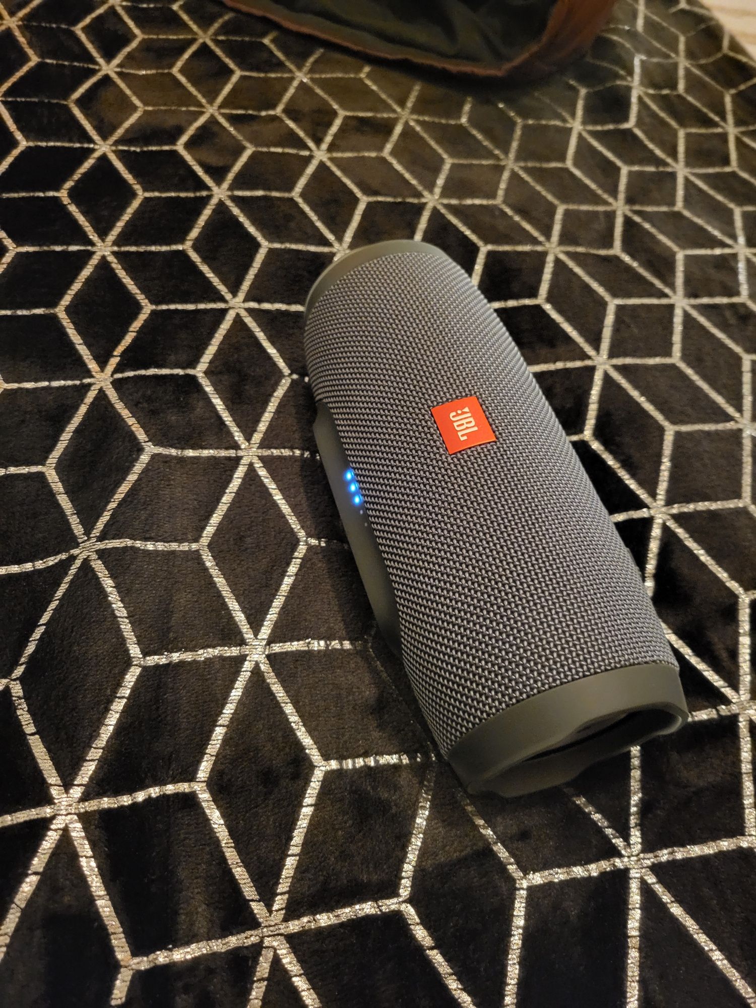 Coluna Bluetooth JBL Charge Essential