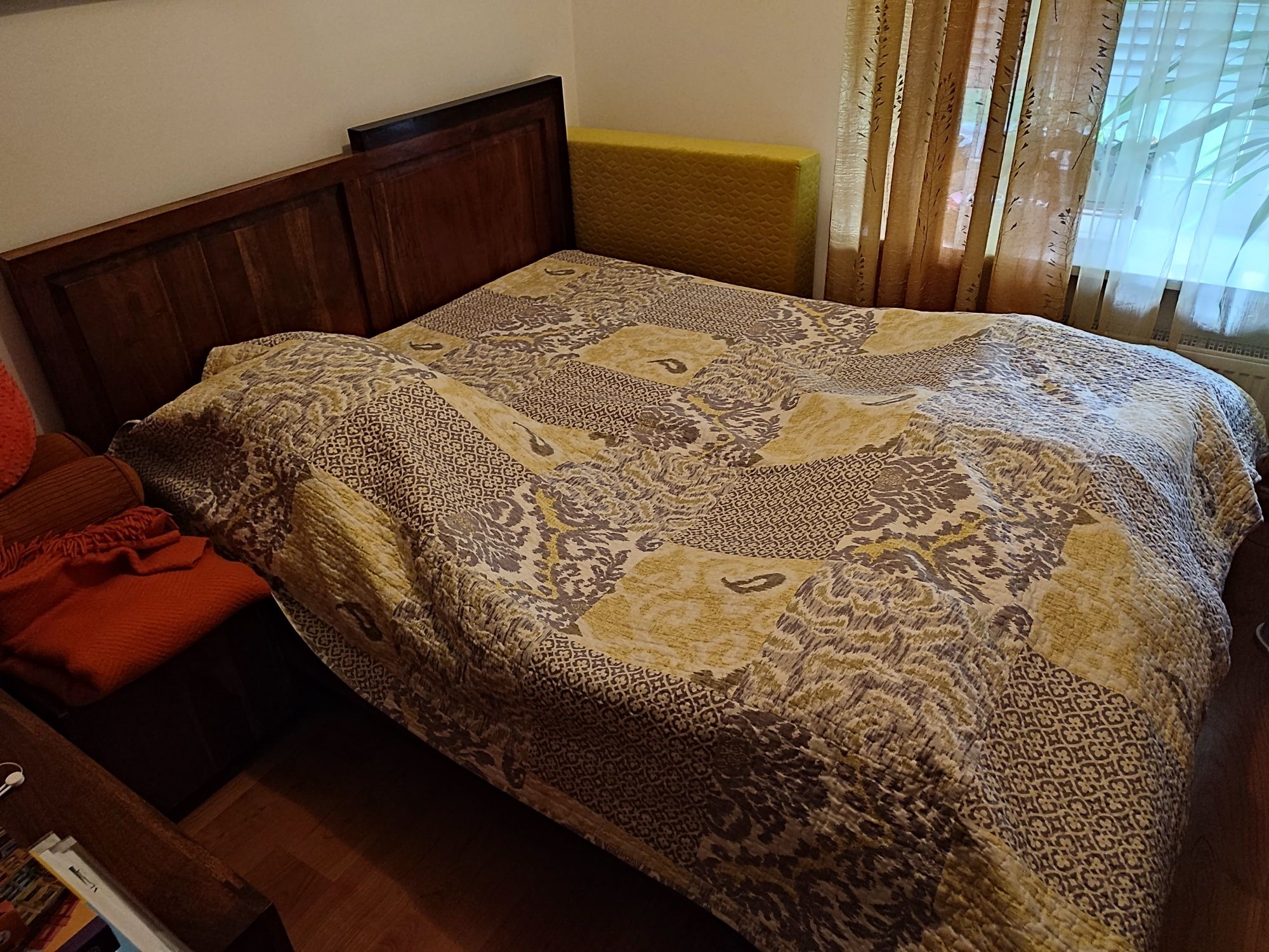 Zestaw mebli indyjskich z akacji