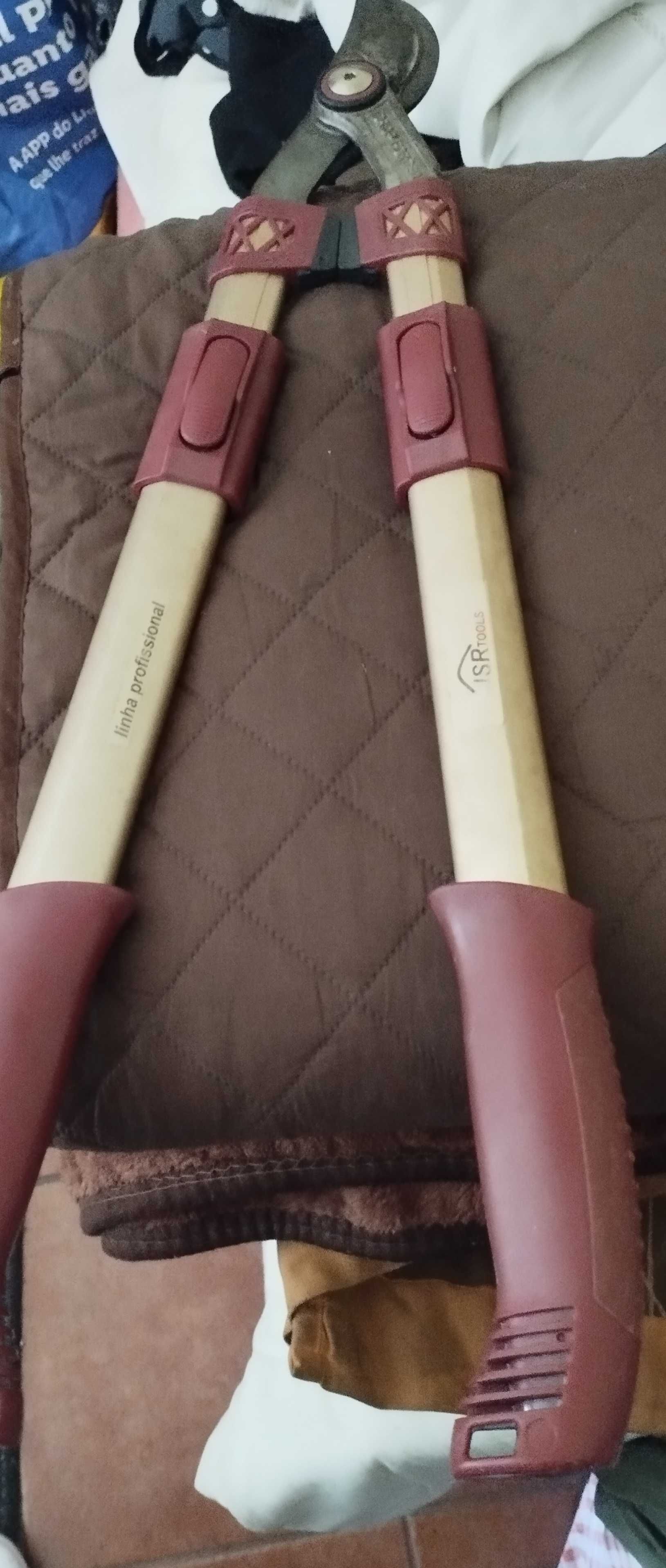 Vendo tesouras de jardinagem