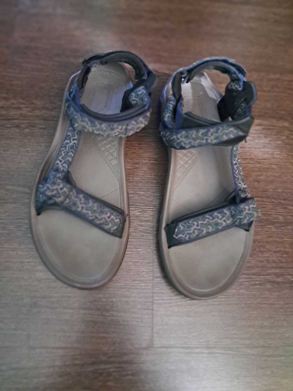 Босоніжки Teva Terragrip.  Р 47    31см