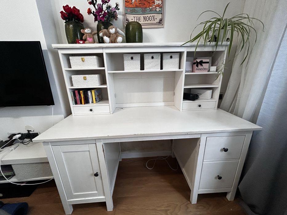 Drewniane biurko z nadstawką ikea