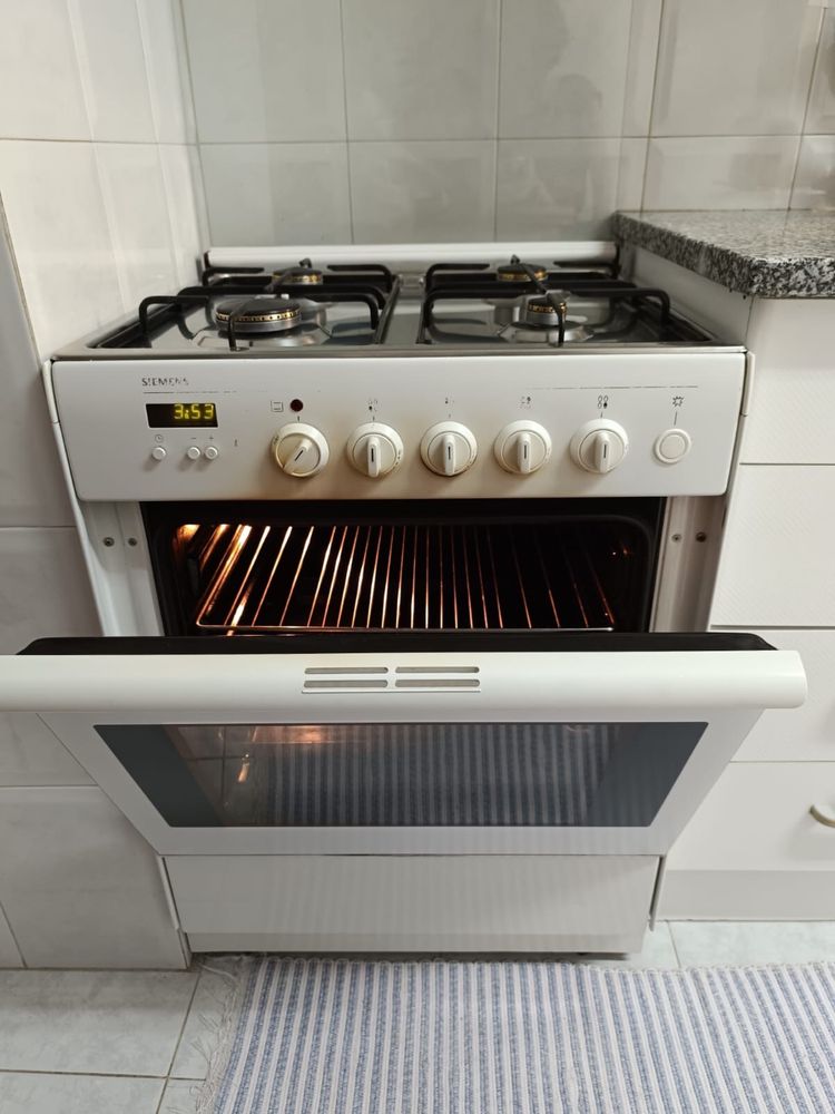 Fogão Siemens modelo HM 14020 PP