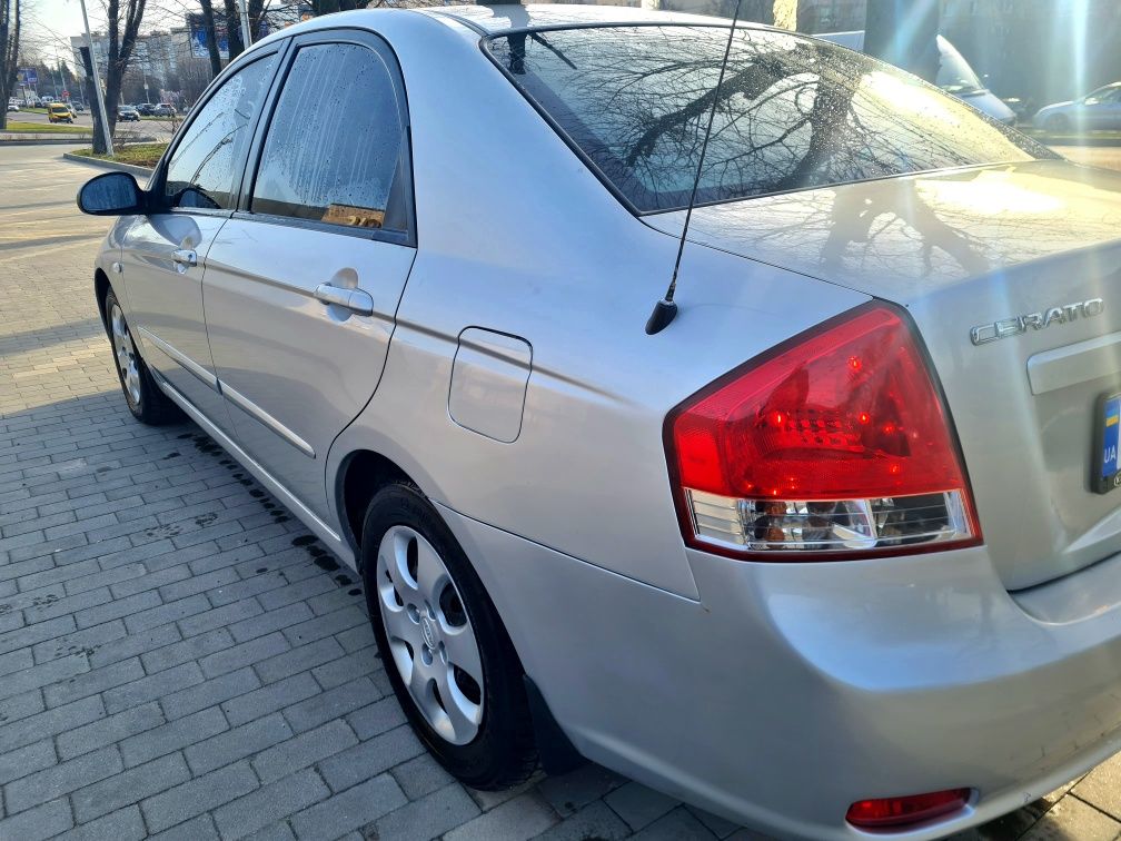 Продам Kia Cerato 1.6