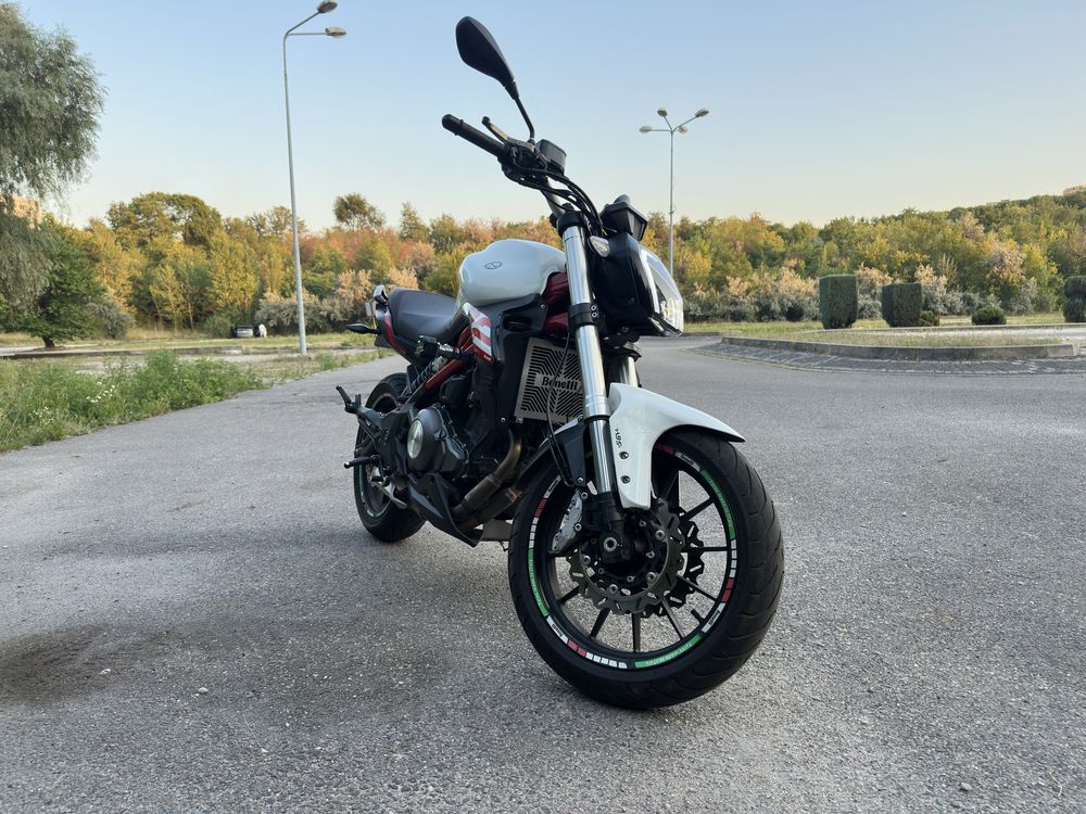 Benelli TNT 302S