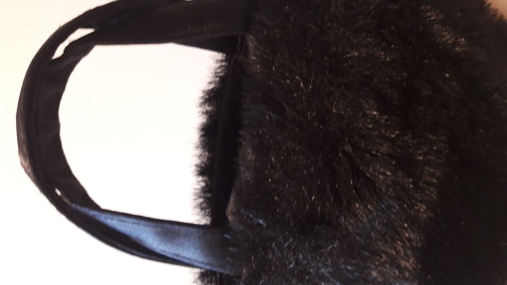 Mala cerimónia em pelo C&A