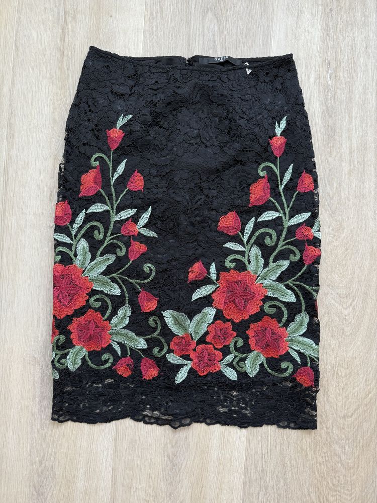 Spodnica Guess rozmiar M