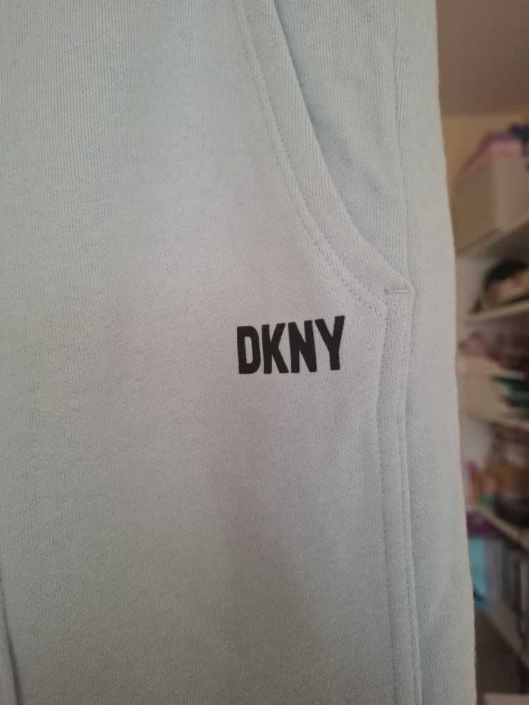 Spodnie dresowe DKNY rozm.L błekit