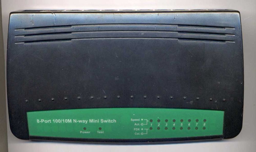 Switch 8 portas 100/10M