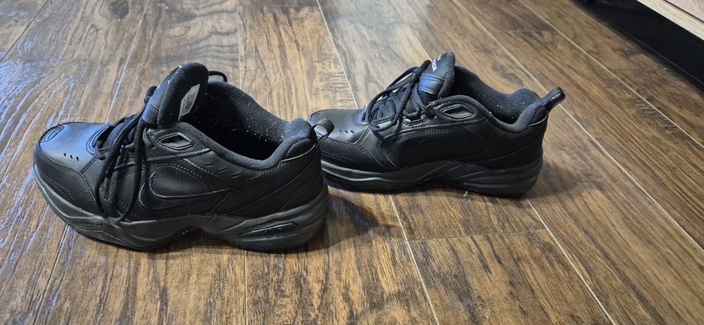 NIKE Lifestyle Air Monarch IV Extra 40.5 Wide na gwarancji