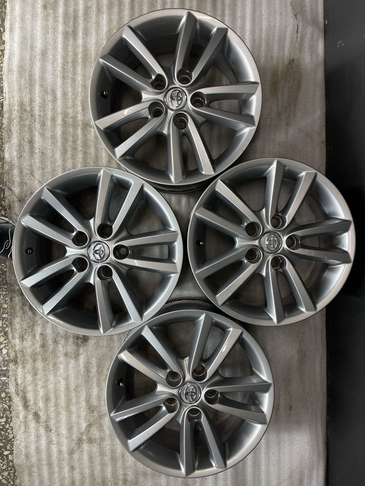 Диски R16 5x114.3 Et45 6.5J. Toyota Camry Corolla Avensis Prius Auris