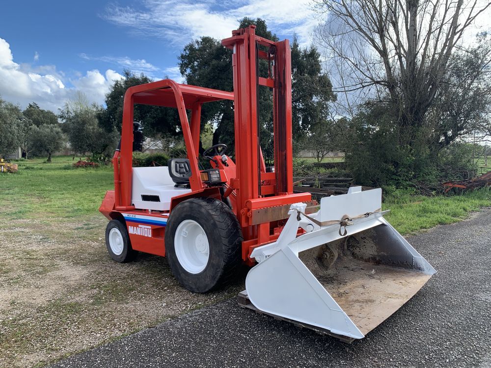 Empilhador Manitou MCE30HZ