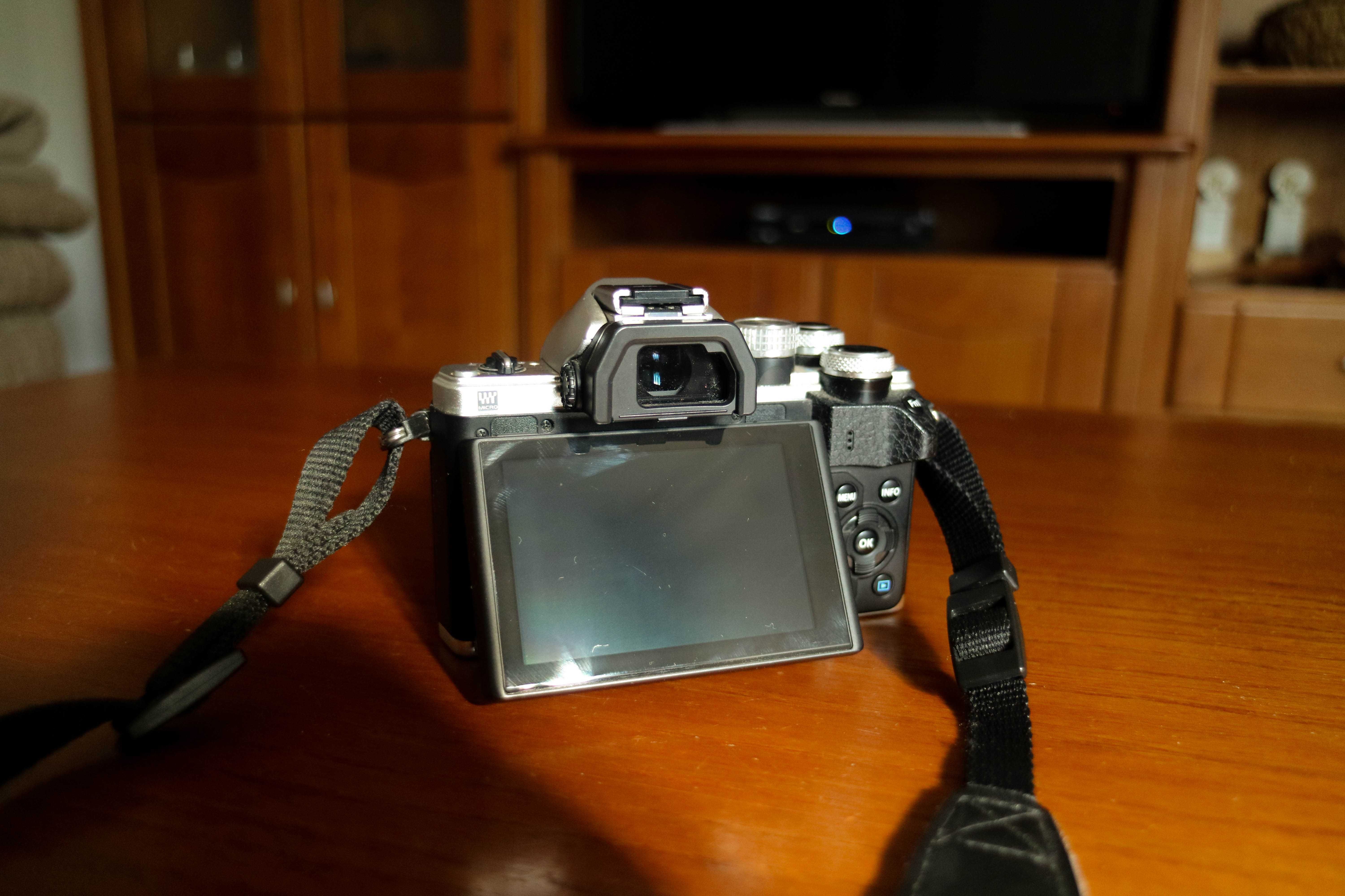 Olympus E-M10 Mark II (corpo)