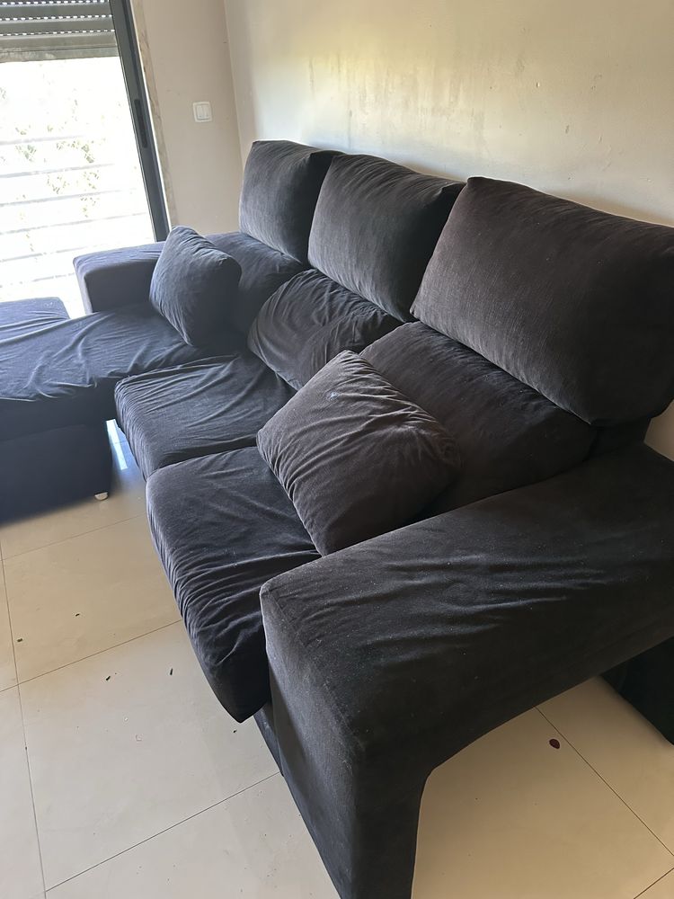 Sofá 3 lugares preto usado