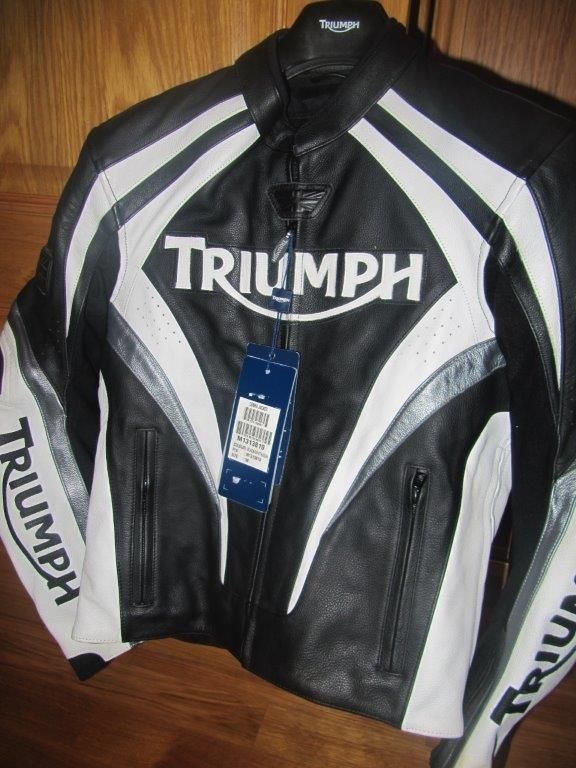 Blusão Triumph Cobra em pele "S" novo com etiqueta