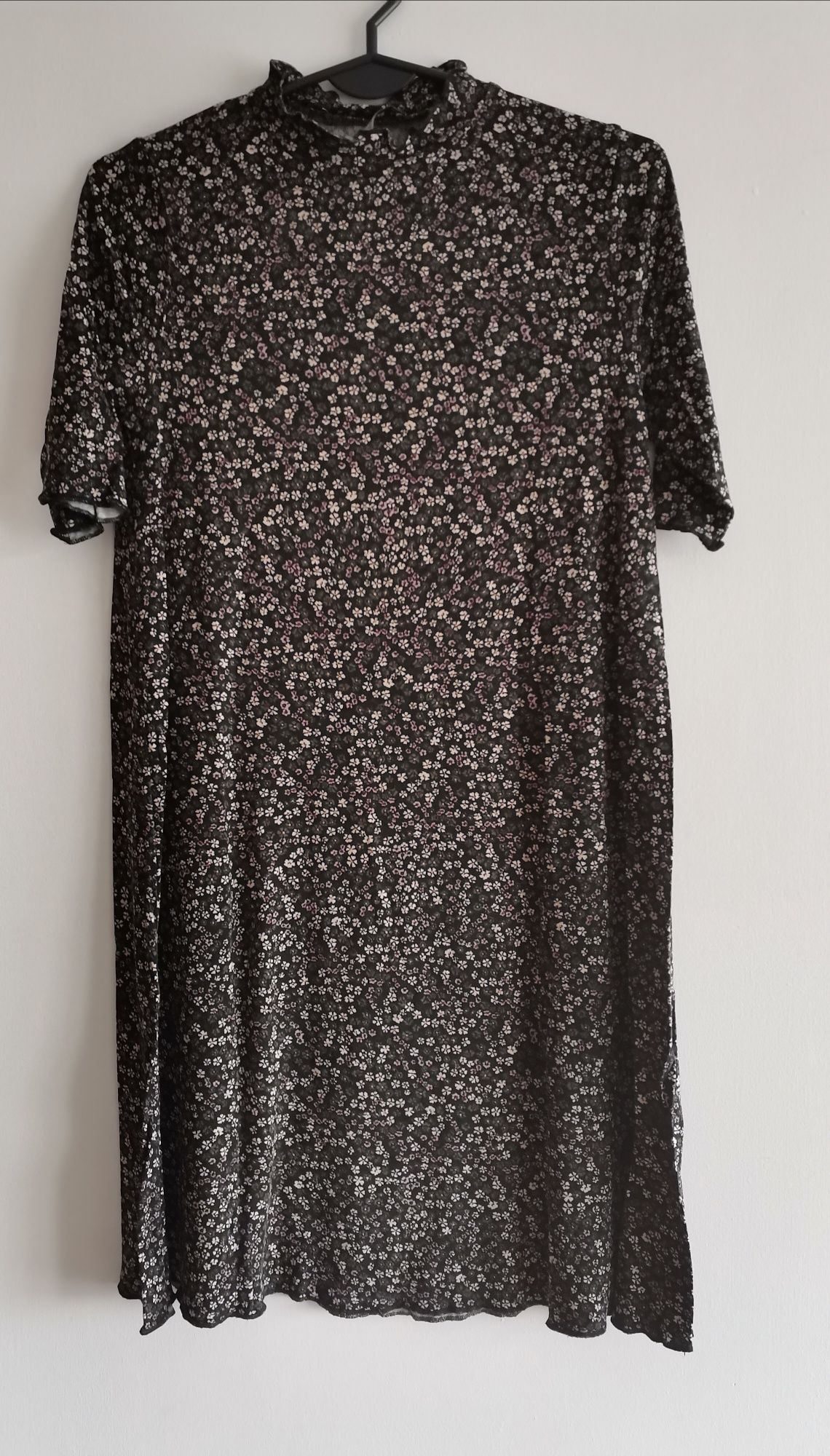 Sukienka w kwiaty Pull&Bear S