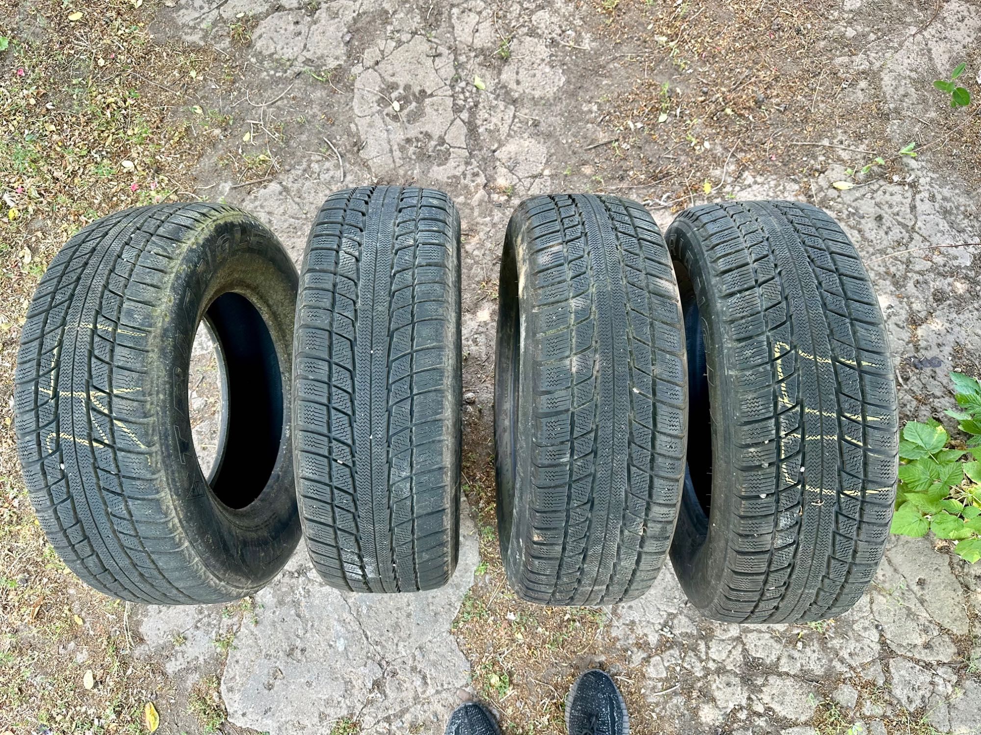 Продам резину TRIANGLE 235/70R16