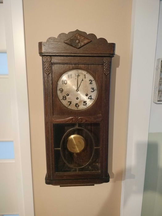 duży drewniany zegar wiszący KWADRANSOWY