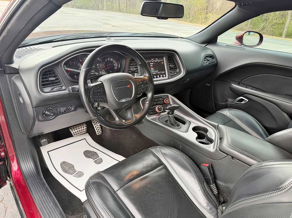 Dodge Challenger      2018