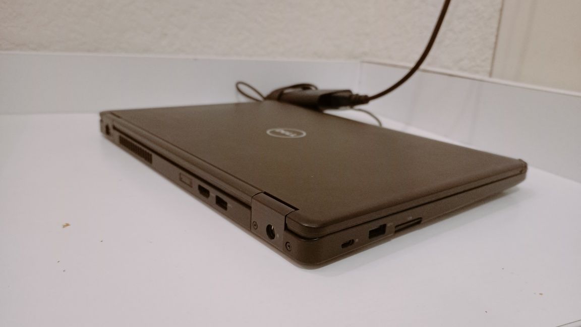 Надежный легкий ноутбук для любых задач Dell E5480 с ёмкой батареей