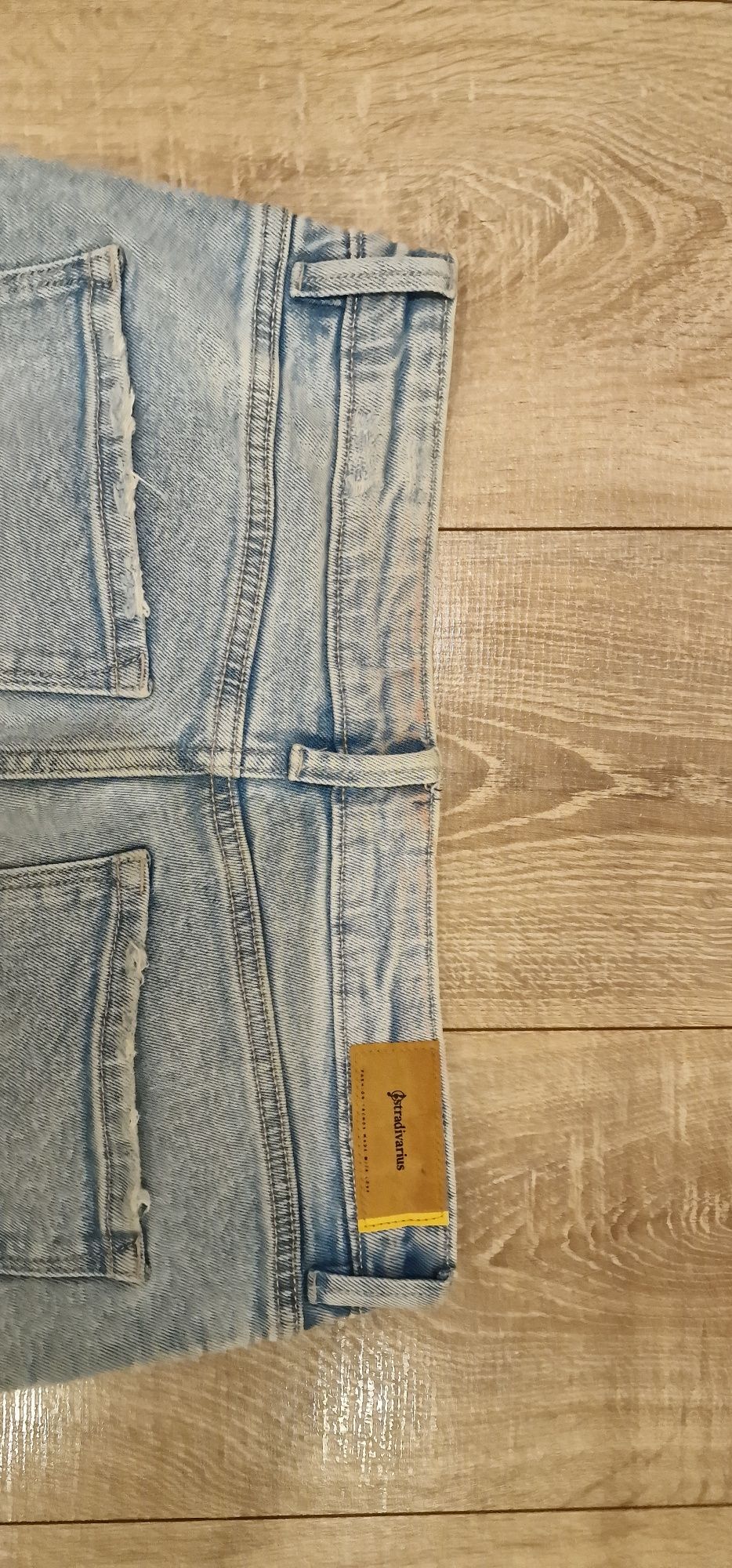 Spodnie jeansowe Stradivarius 40