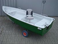 Łódka łódź wędkarska wiosłowo-motorowa IWA 390 z relingami i fotelem