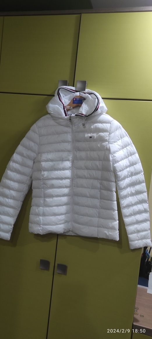 Оригінал куртка Tommy Hilfiger L
LIGHTWEIGHT HOODED PUFFER JAC