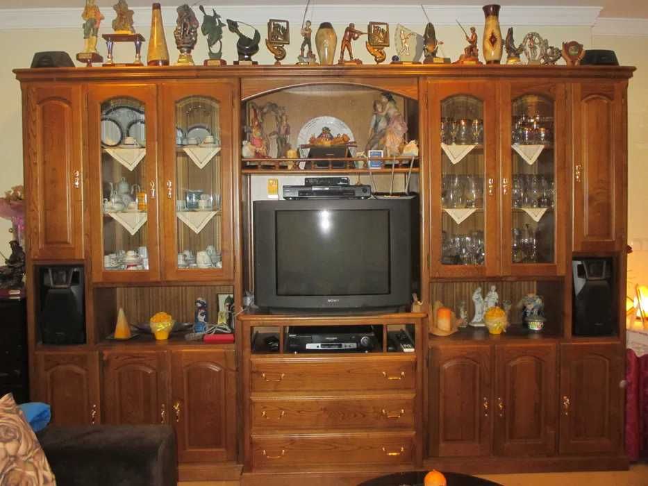 Móvel de Sala em madeira pinho