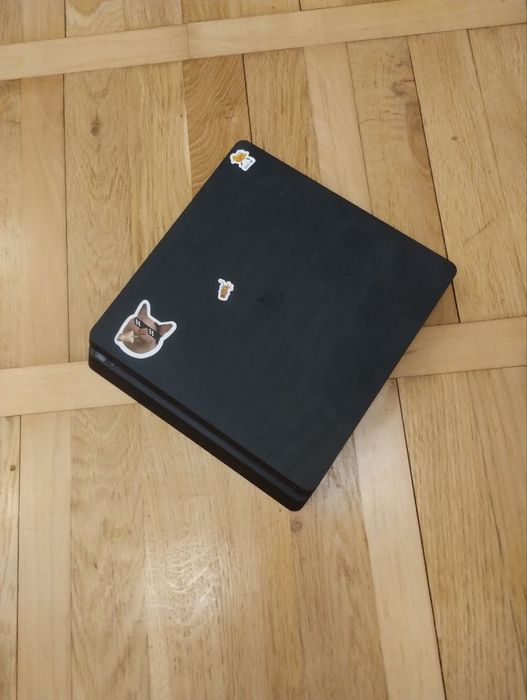 Ps4 slim у гарному стані
