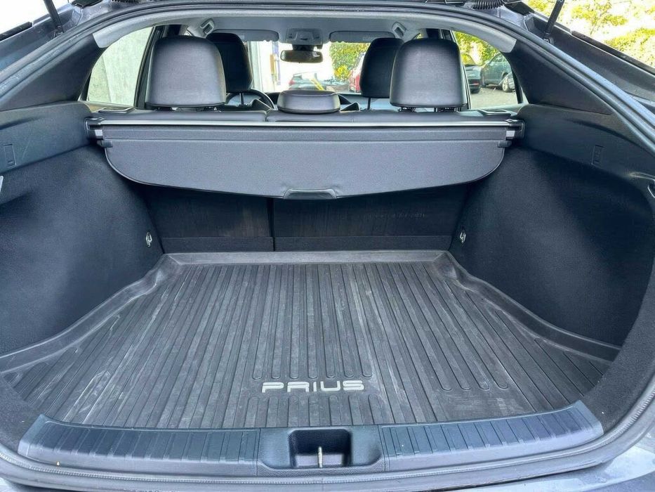 Toyota Prius Four Touring      2018