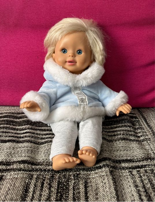 Лялька для дівчинки