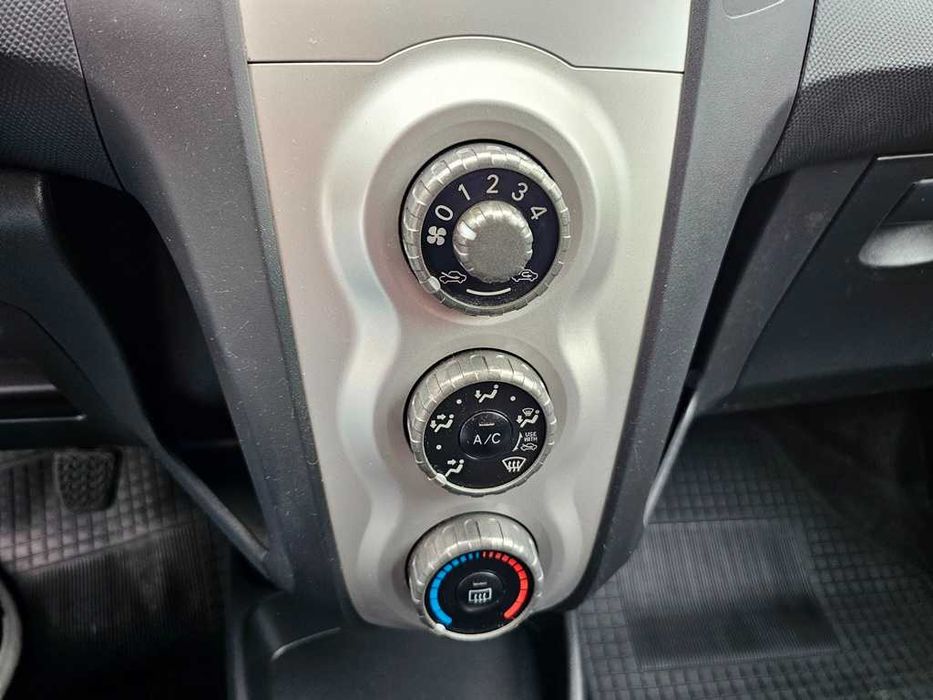 Toyota Yaris 1.0Vvti 70Cv Selo Barato 07/2006