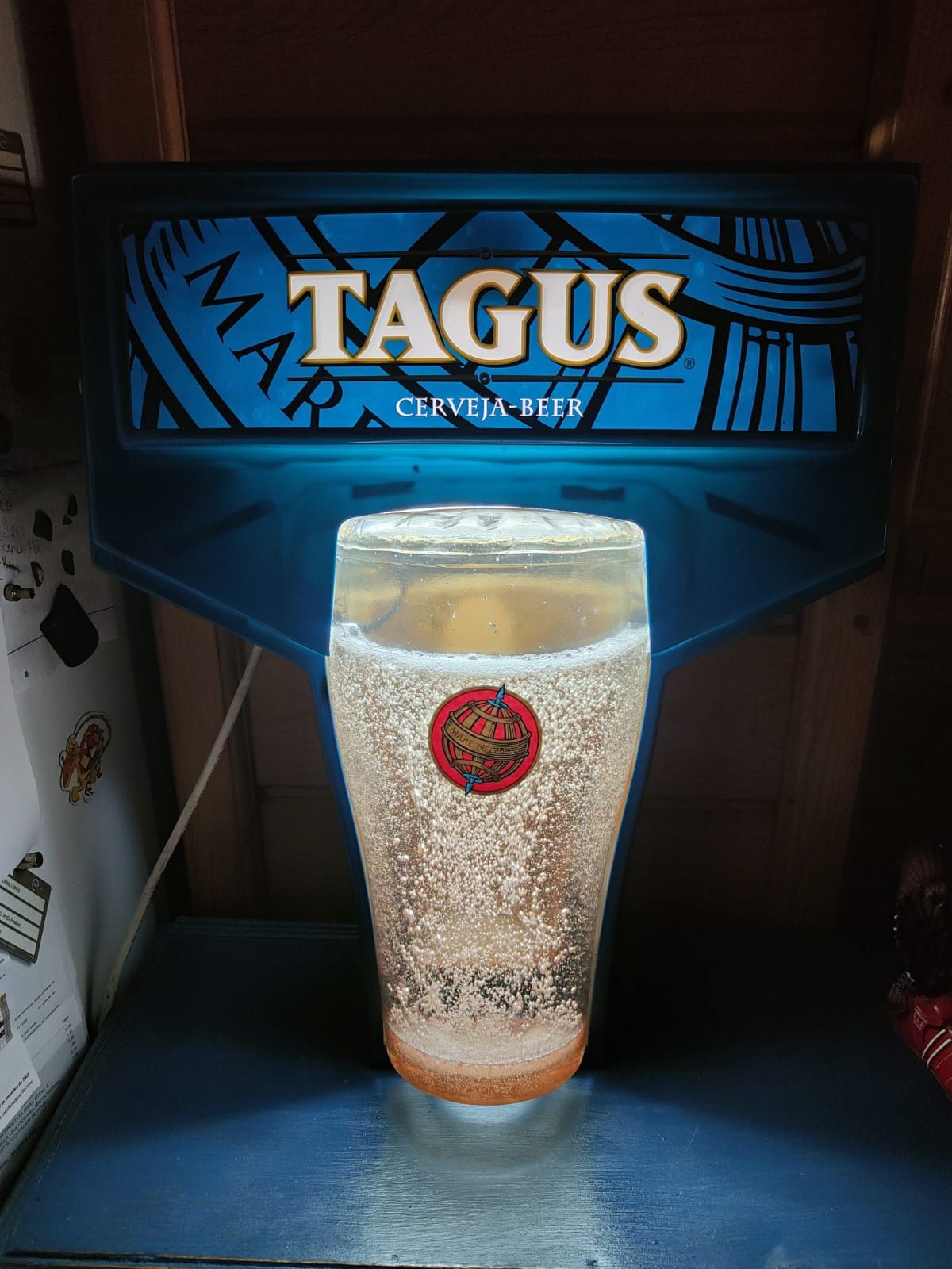 Letreiro luminoso da cerveja Tagus
