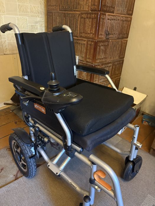 Wózek inwalidzki elektryczny