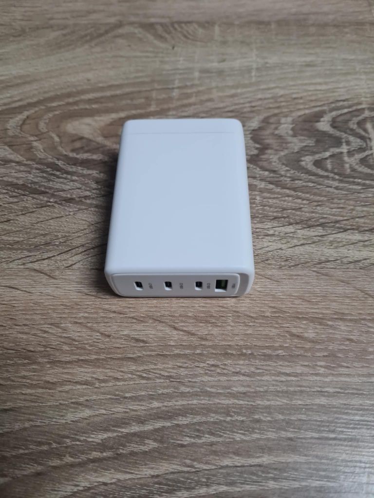 Sprzedam ładowarkę sieciowa USB C nowa 100 W
