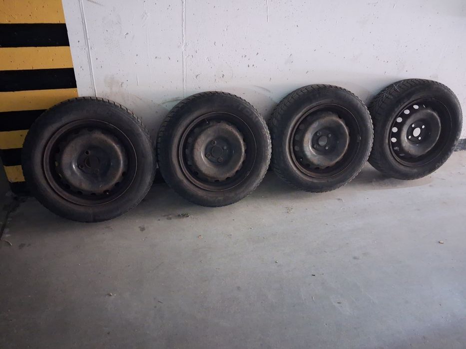 Felgi stalowe, opony zimowe, kołpaki Hyundai