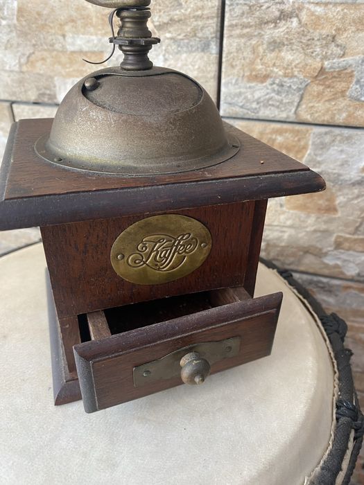 Stary mlynek niemiecki do kawy