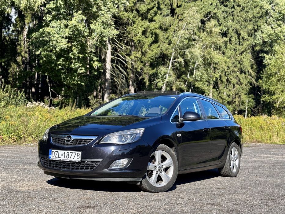 Opel Astra J Bardzo zadbany, 2 kpl kół, bogate wyposażenie