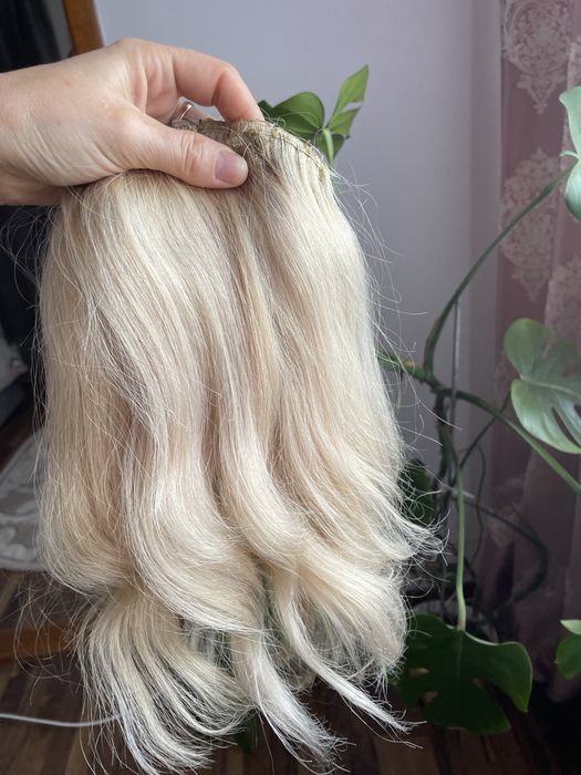 Натуральне волосся на заколках