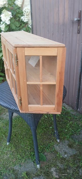 Mala witrynka , szafka sosnowa