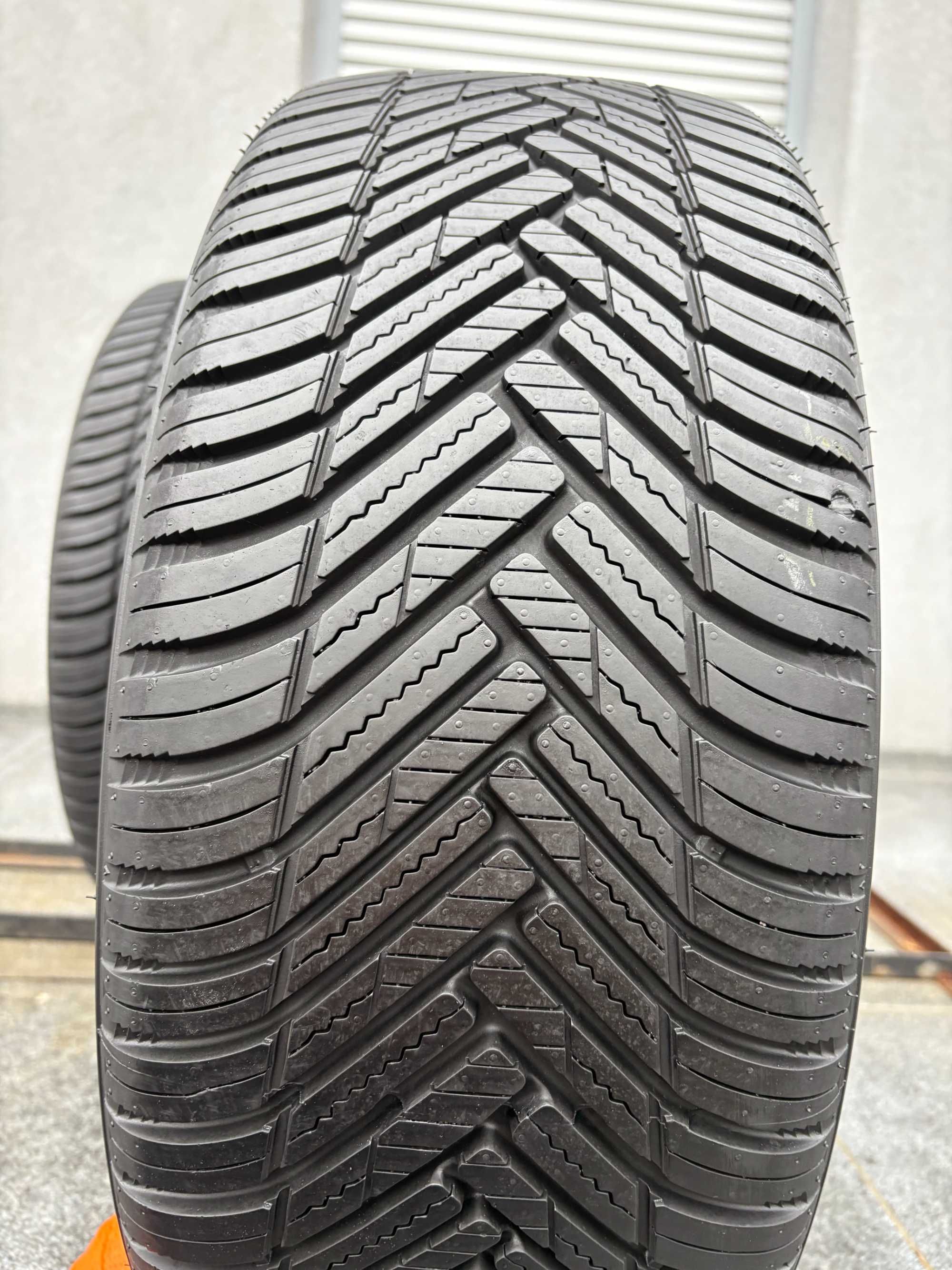 2szt całoroczne 215/45R17 Hankook 7,6mm 100% bieżnika 2023r 4S112