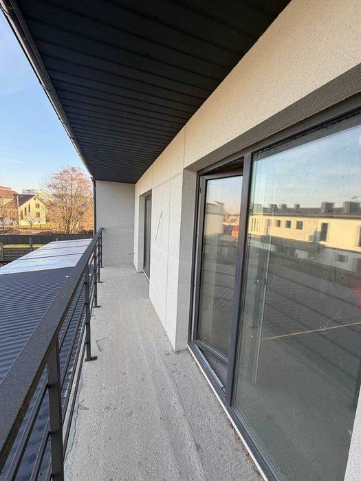 Продам зданий таунхаус в Крихівцях з чорновим ремонтом у закритому ЖК