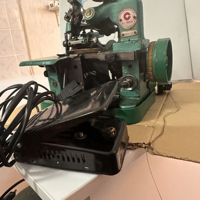 Професійний Оверлок 51 класу в доброму стані