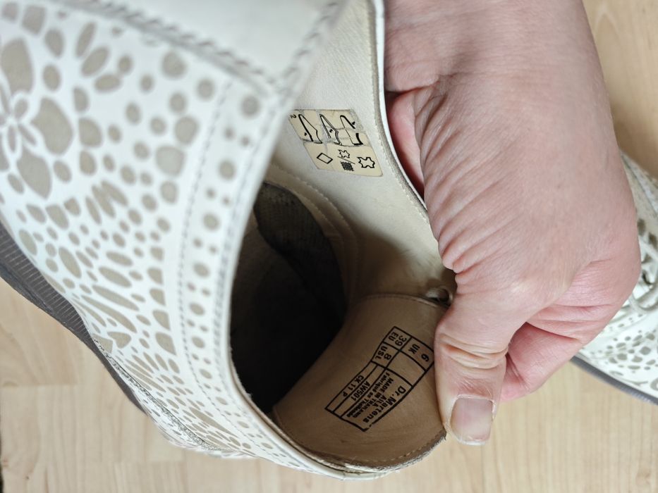 Martensy w czachy , skórzane , rozmiar 39