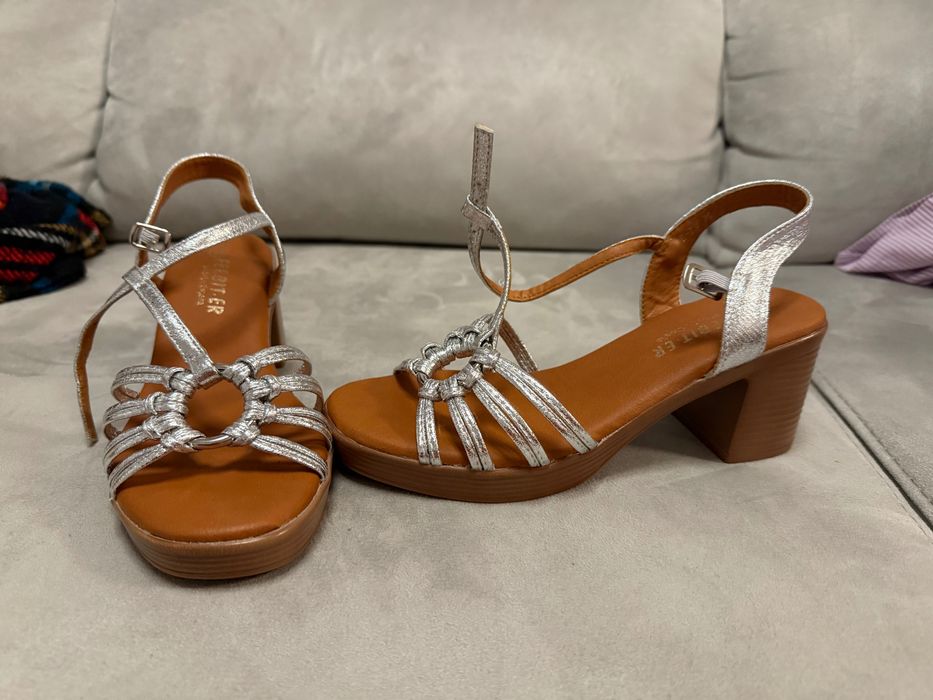 Sandálias prateadas